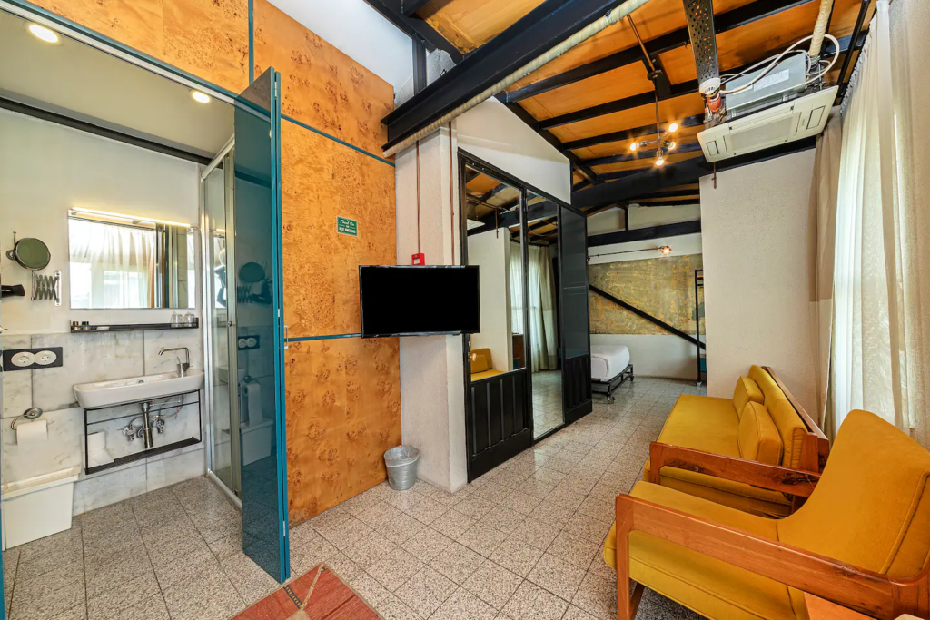 اجاره روزانه آپارتمان کلاسیک در میدان تکسیم استانبول با ظرفیت 5 نفر