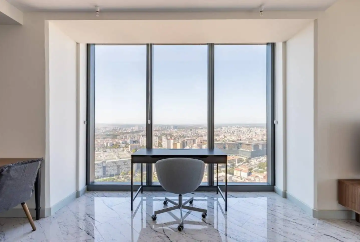 یک اقامت پنج ستاره در رزیدانس سینپاش کویین. دسترسی به استخر، باشگاه، پارکینگ رایگان و منظره طبقه ۴۴.