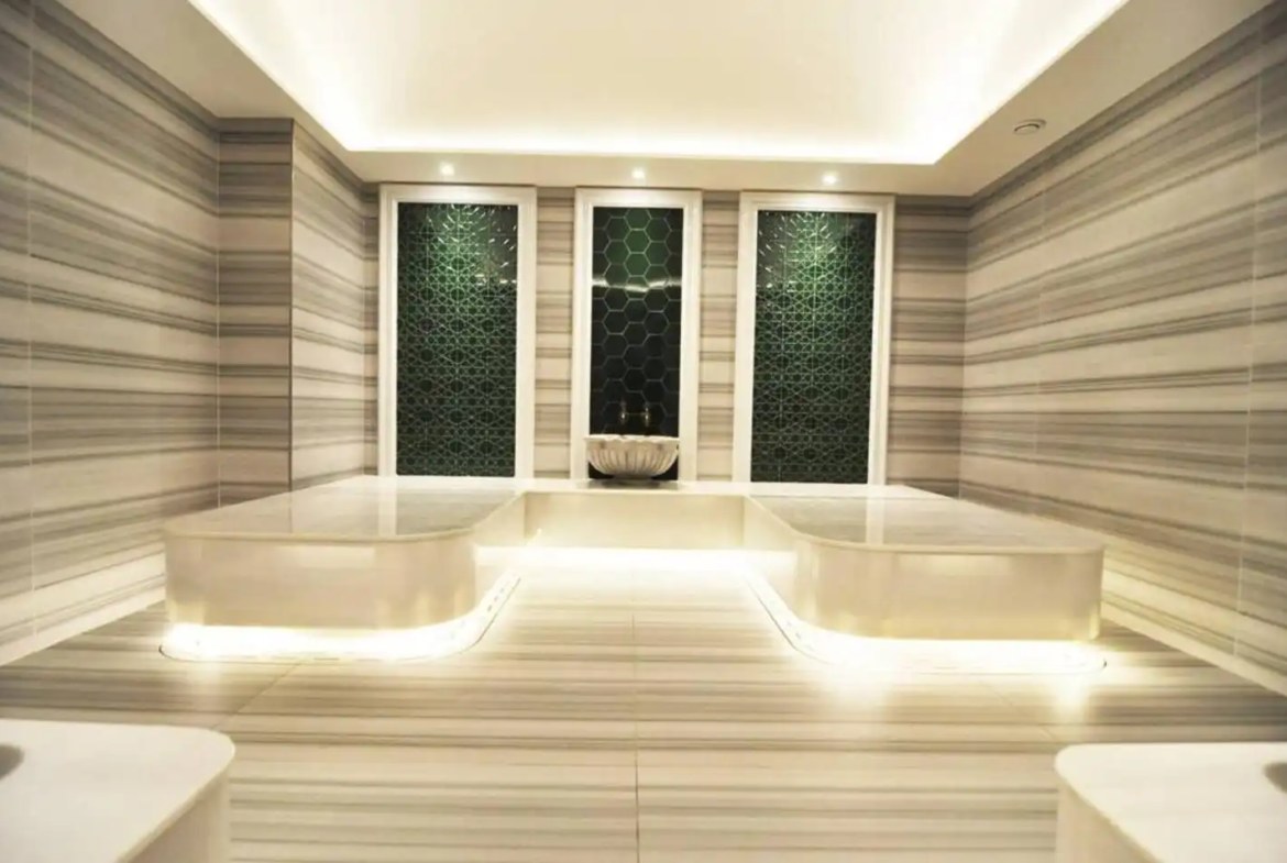 یک اقامت پنج ستاره در رزیدانس سینپاش کویین. دسترسی به استخر، باشگاه، پارکینگ رایگان و منظره طبقه ۴۴.