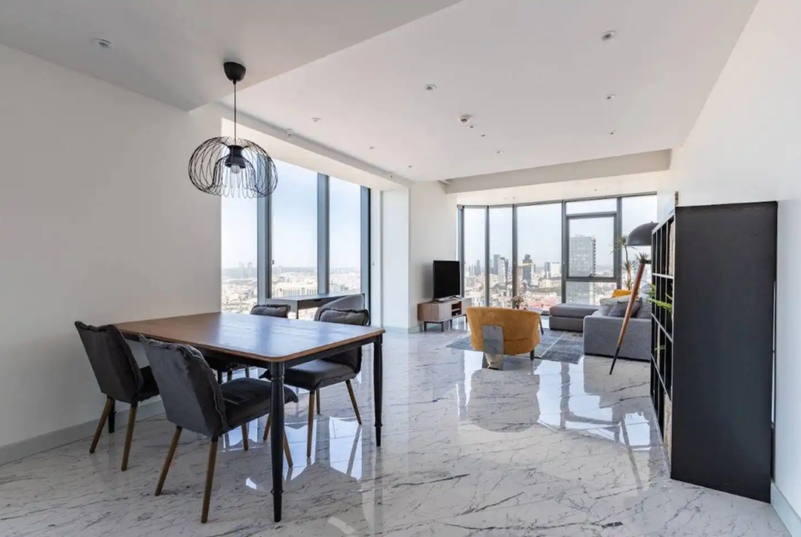 یک اقامت پنج ستاره در رزیدانس سینپاش کویین. دسترسی به استخر، باشگاه، پارکینگ رایگان و منظره طبقه ۴۴.