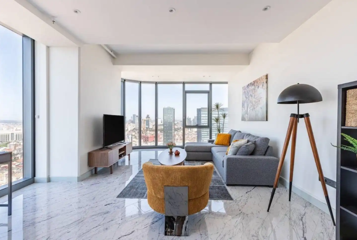 یک اقامت پنج ستاره در رزیدانس سینپاش کویین. دسترسی به استخر، باشگاه، پارکینگ رایگان و منظره طبقه ۴۴.