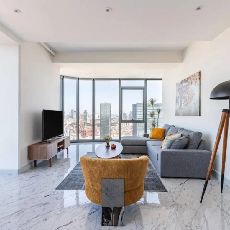 یک اقامت پنج ستاره در رزیدانس سینپاش کویین. دسترسی به استخر، باشگاه، پارکینگ رایگان و منظره طبقه ۴۴.