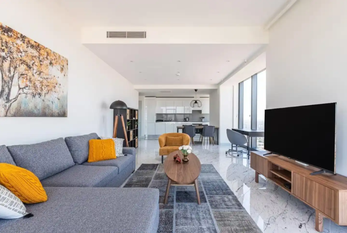 یک اقامت پنج ستاره در رزیدانس سینپاش کویین. دسترسی به استخر، باشگاه، پارکینگ رایگان و منظره طبقه ۴۴.