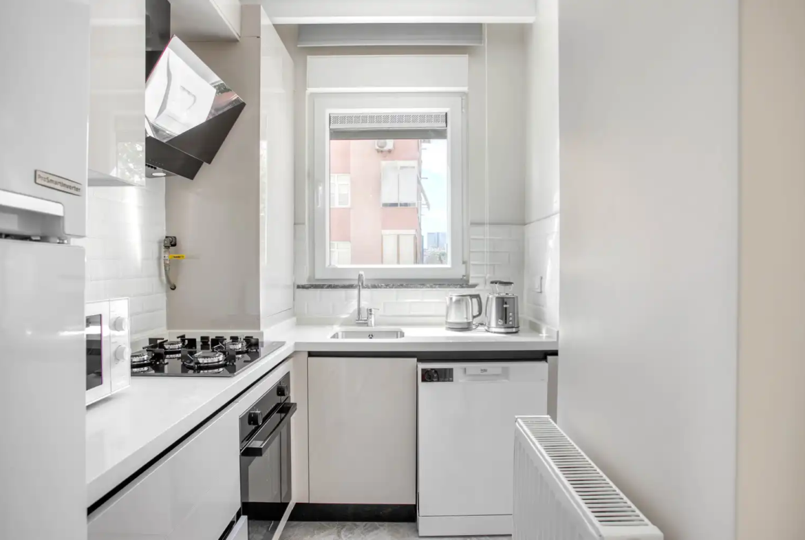 اجاره آپارتمان لوکس در بشیکتاش. واحدی بی‌نظیر با تمامی امکانات رفاهی برای یک زندگی راحت و بی‌دغدغه. تماس با ترک گشت برای اطلاعات بیشتر.