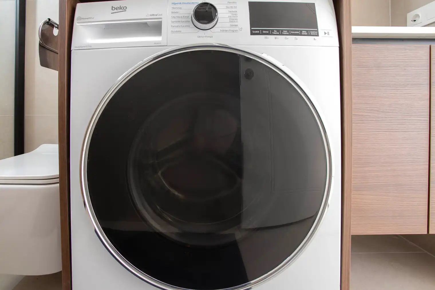 اجاره آپارتمان لوکس در بشیکتاش. واحدی بی‌نظیر با تمامی امکانات رفاهی برای یک زندگی راحت و بی‌دغدغه. تماس با ترک گشت برای اطلاعات بیشتر.