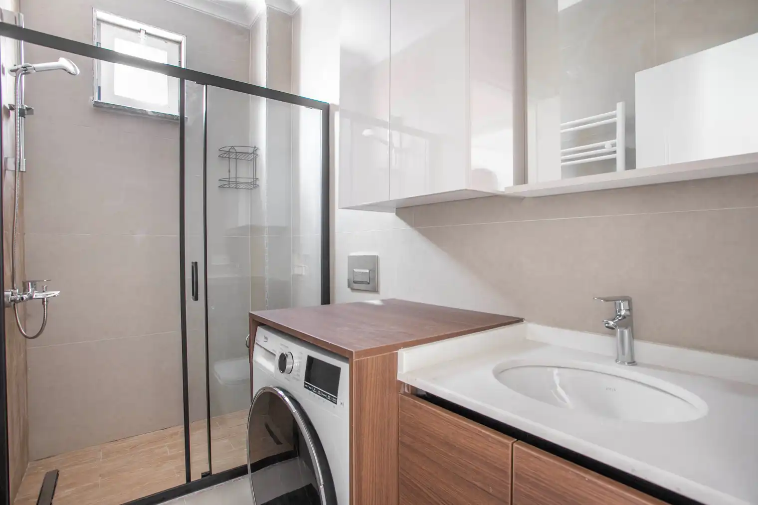 اجاره آپارتمان لوکس در بشیکتاش. واحدی بی‌نظیر با تمامی امکانات رفاهی برای یک زندگی راحت و بی‌دغدغه. تماس با ترک گشت برای اطلاعات بیشتر.