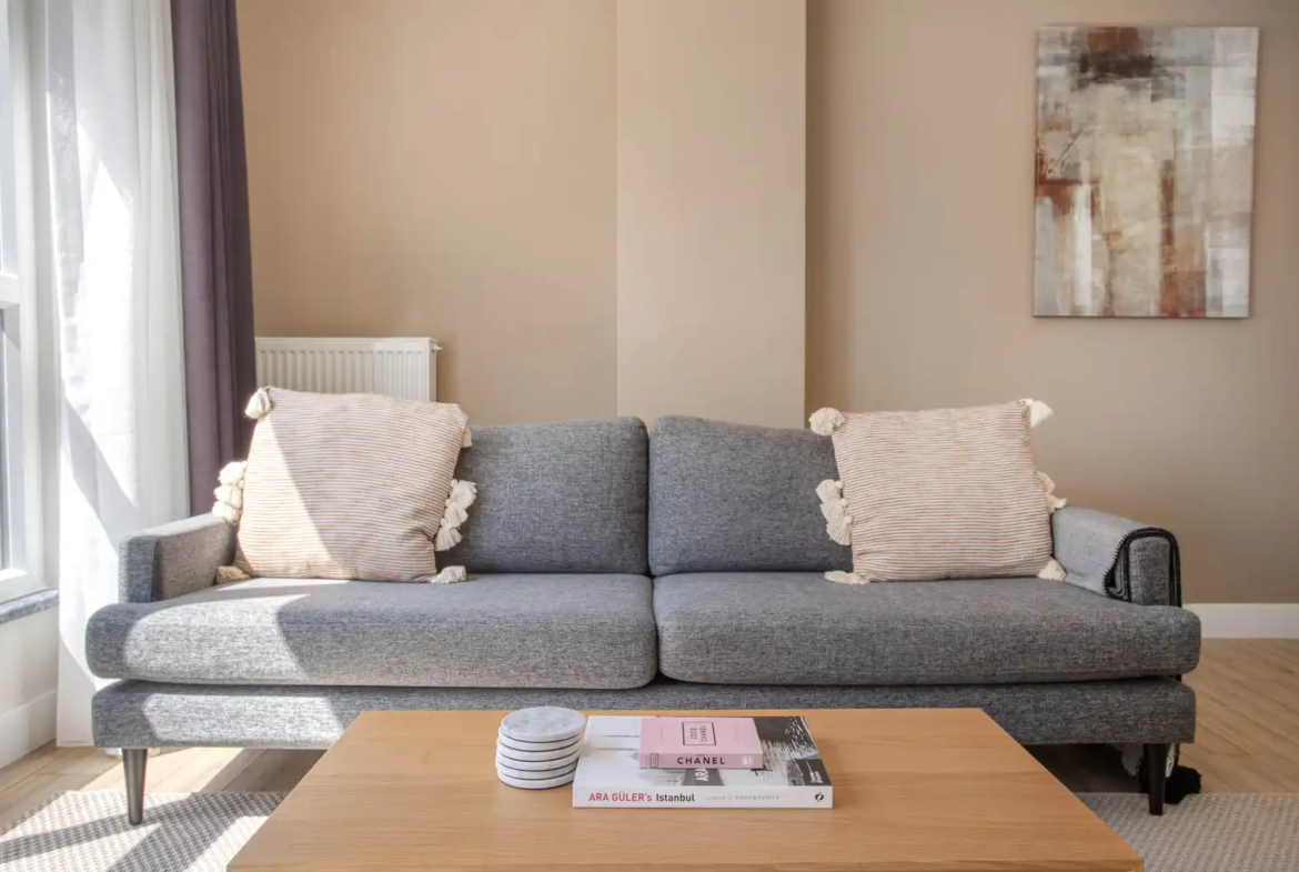 اجاره آپارتمان لوکس در بشیکتاش. واحدی بی‌نظیر با تمامی امکانات رفاهی برای یک زندگی راحت و بی‌دغدغه. تماس با ترک گشت برای اطلاعات بیشتر.