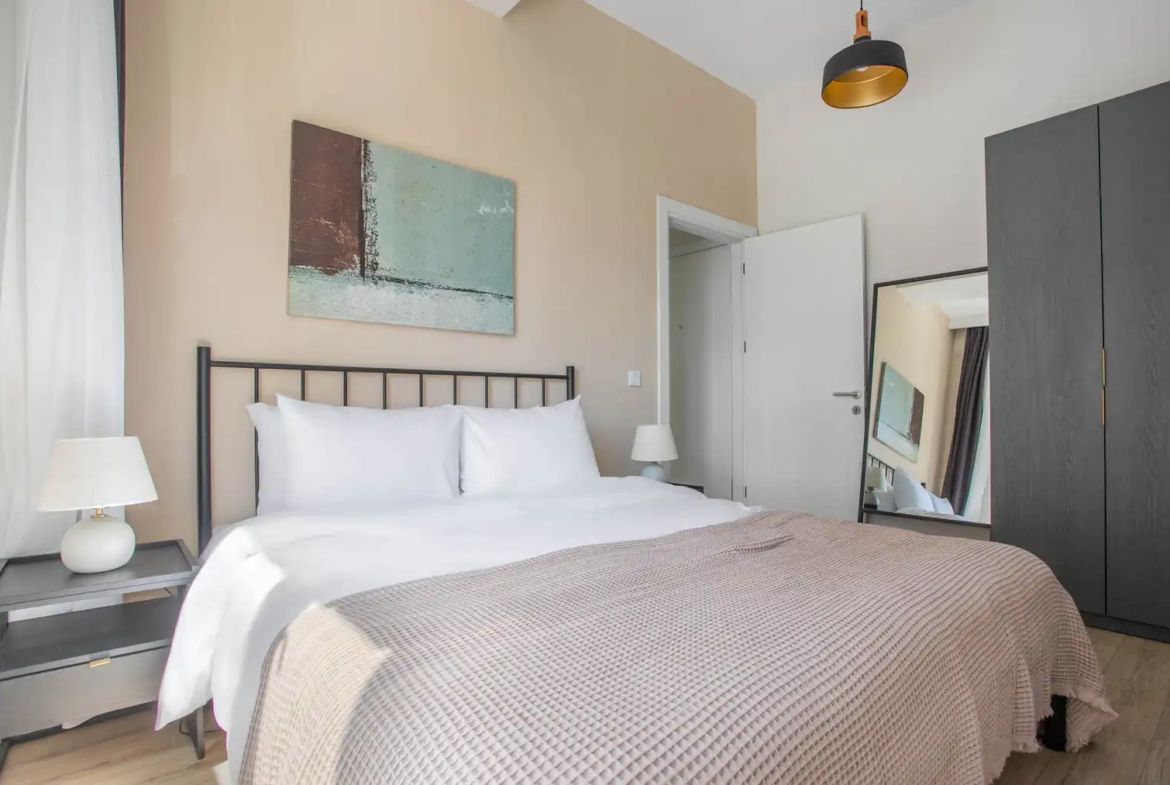 اجاره آپارتمان لوکس در بشیکتاش. واحدی بی‌نظیر با تمامی امکانات رفاهی برای یک زندگی راحت و بی‌دغدغه. تماس با ترک گشت برای اطلاعات بیشتر.