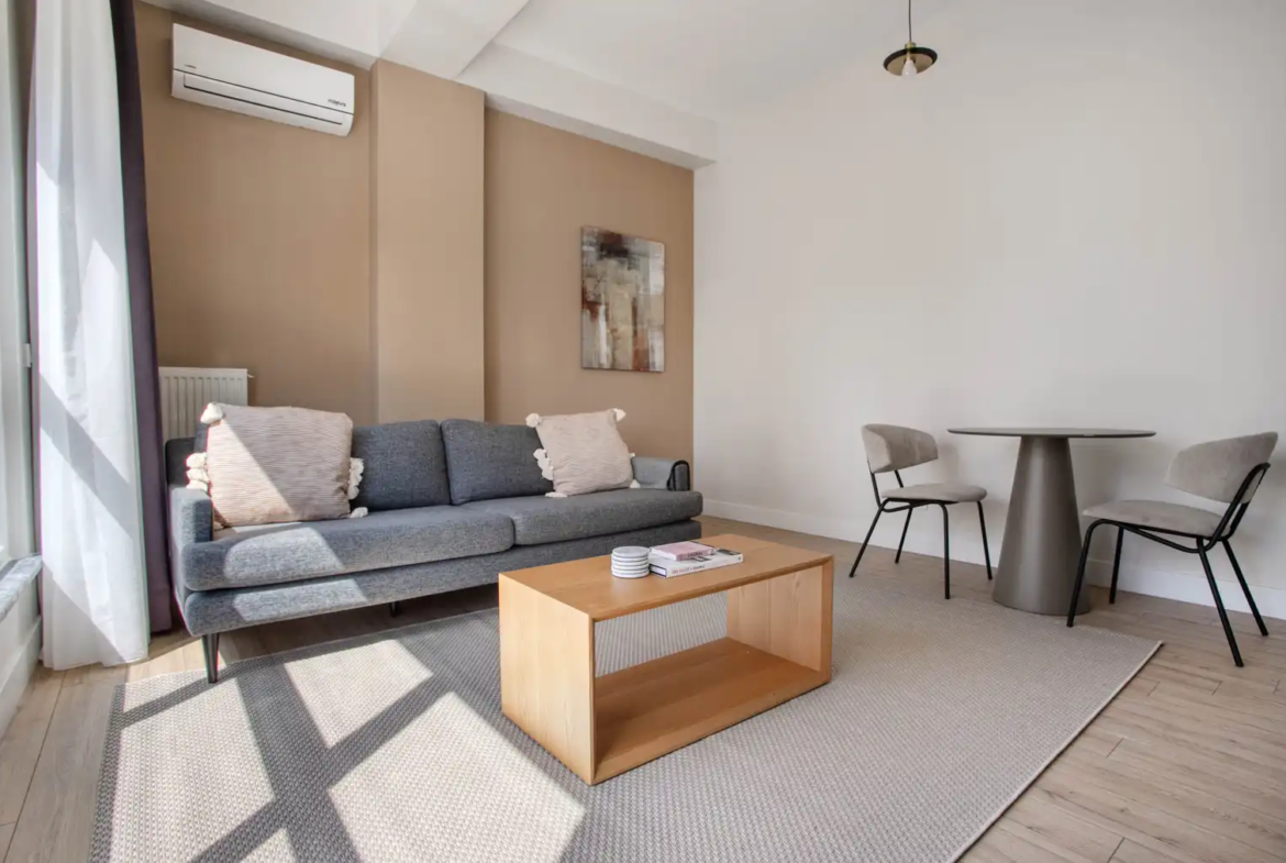 اجاره آپارتمان لوکس در بشیکتاش. واحدی بی‌نظیر با تمامی امکانات رفاهی برای یک زندگی راحت و بی‌دغدغه. تماس با ترک گشت برای اطلاعات بیشتر.