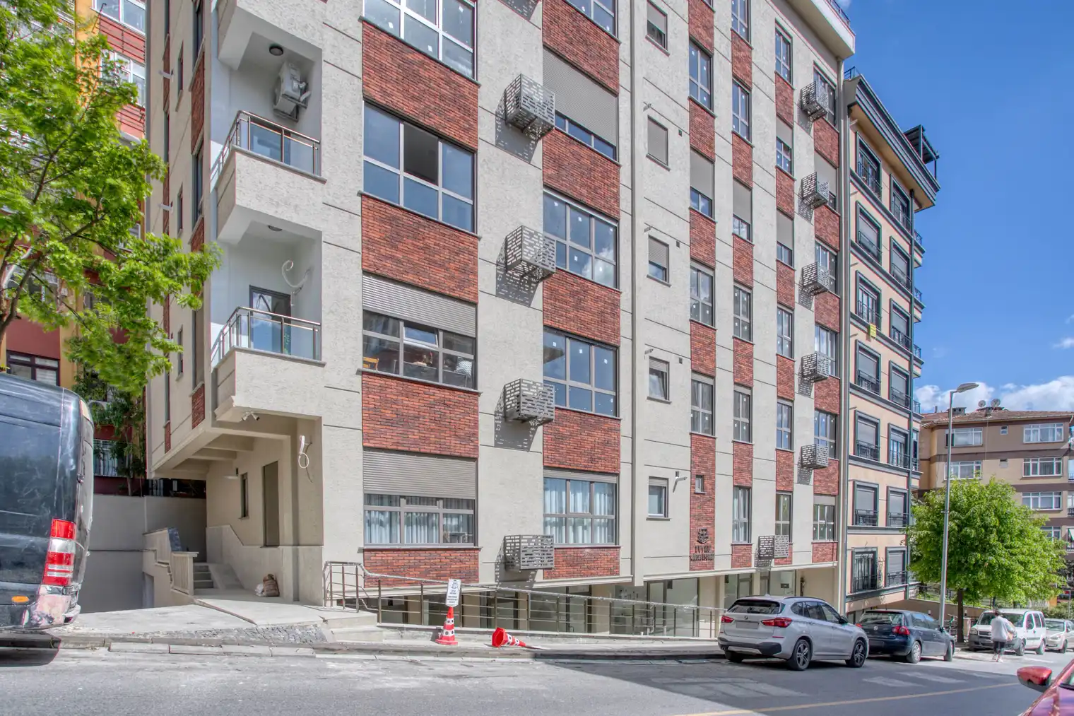 اجاره آپارتمان لوکس در بشیکتاش. واحدی بی‌نظیر با تمامی امکانات رفاهی برای یک زندگی راحت و بی‌دغدغه. تماس با ترک گشت برای اطلاعات بیشتر.