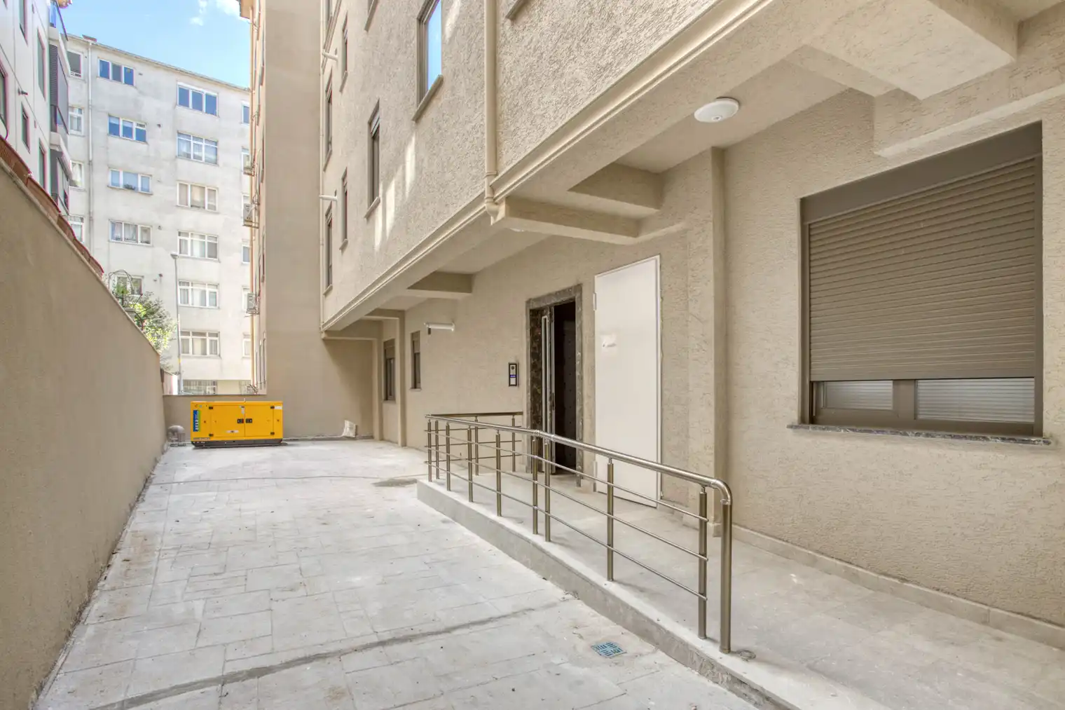 اجاره آپارتمان لوکس در بشیکتاش. واحدی بی‌نظیر با تمامی امکانات رفاهی برای یک زندگی راحت و بی‌دغدغه. تماس با ترک گشت برای اطلاعات بیشتر.